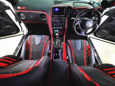 https://www.mycarforum.com/uploads/sgcarstore/data/1/1_1632114657_0interior top.jpeg